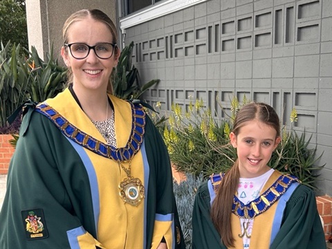 Mayor Georgina Oxley with new Junior Mayor Evie Brandon-Cope. 