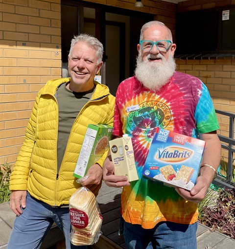 Russell-and-Graeme-groceries